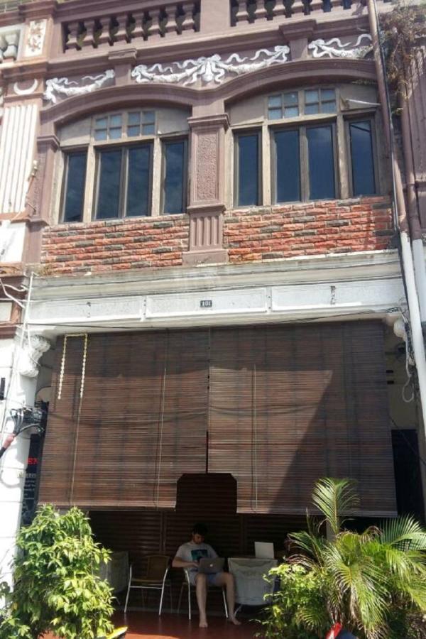 Cocoa Mews Cafe And Homestay George Town Exterior photo